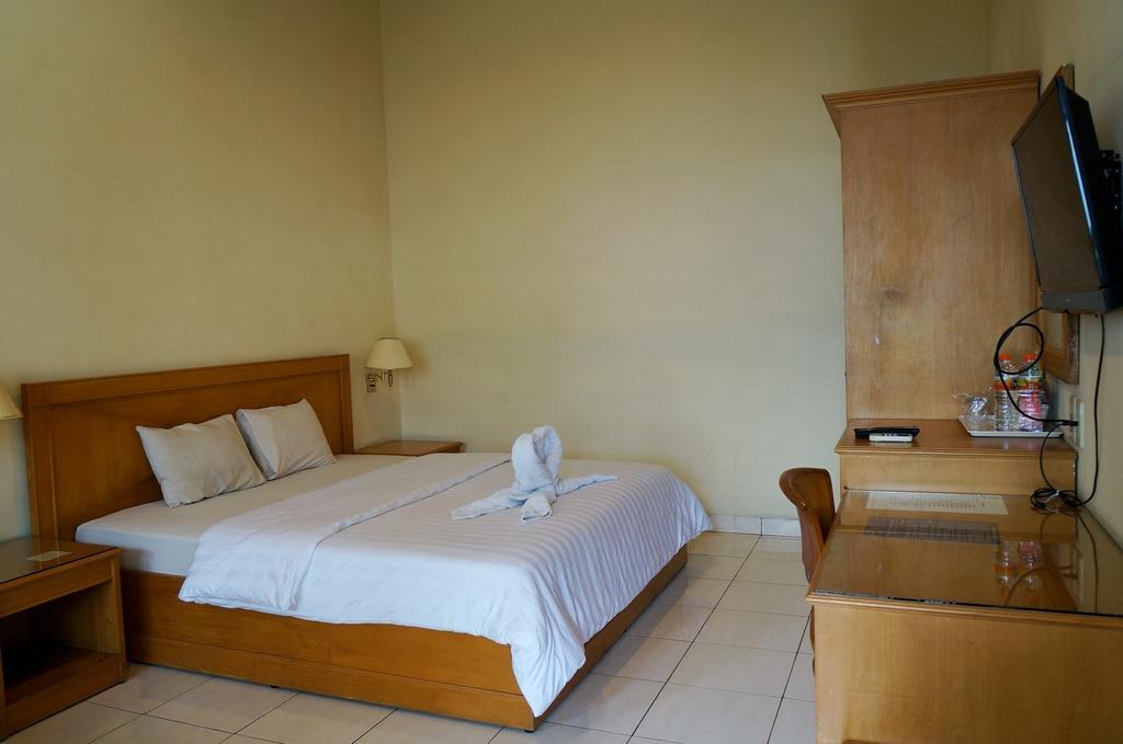 Adisurya Hotel Kediri  Pokoj fotografie